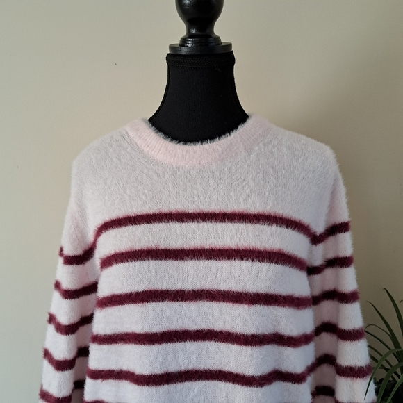 ❤️ Bleu Gray Eyelash Sweater Women's Small Pink Striped Cozy Crewneck Top - Picture 5 of 13